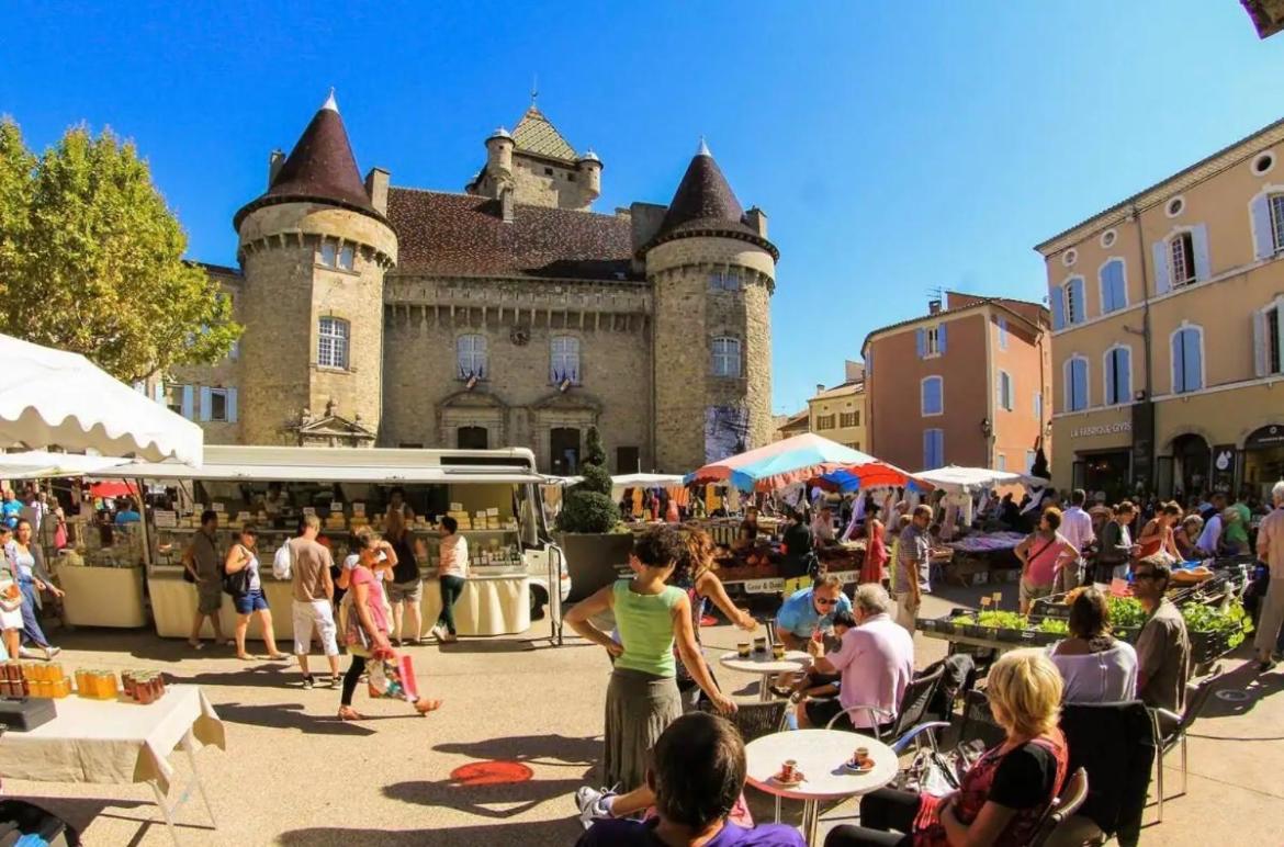 Escapade Ardechoise - Parking Gratuit - Chateau A 2 Pas Apartment Aubenas